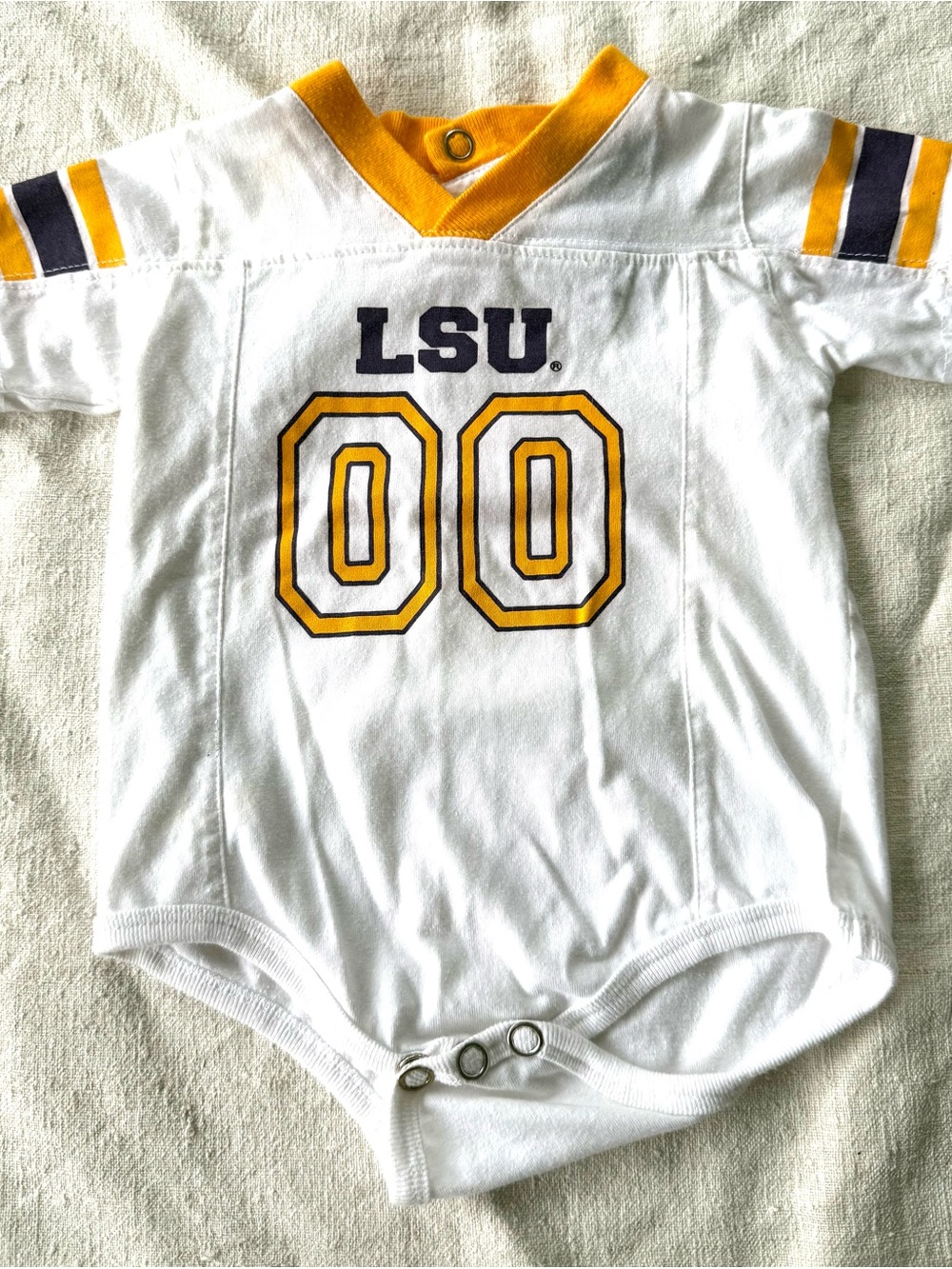 LSU Reebok Heisman Collection Baby Onesie 6-9 month + Bib & rally/burp towel - Picture 3 of 12